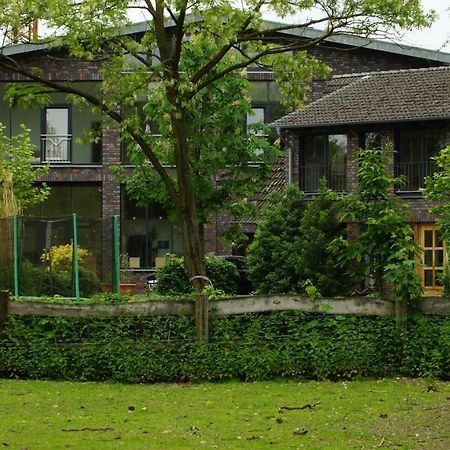 Gaestewohnung Hardinghaus Am Teich 瓦伦多夫 外观 照片
