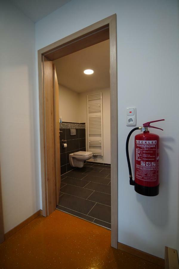 Gaestewohnung Hardinghaus Am Teich 瓦伦多夫 外观 照片