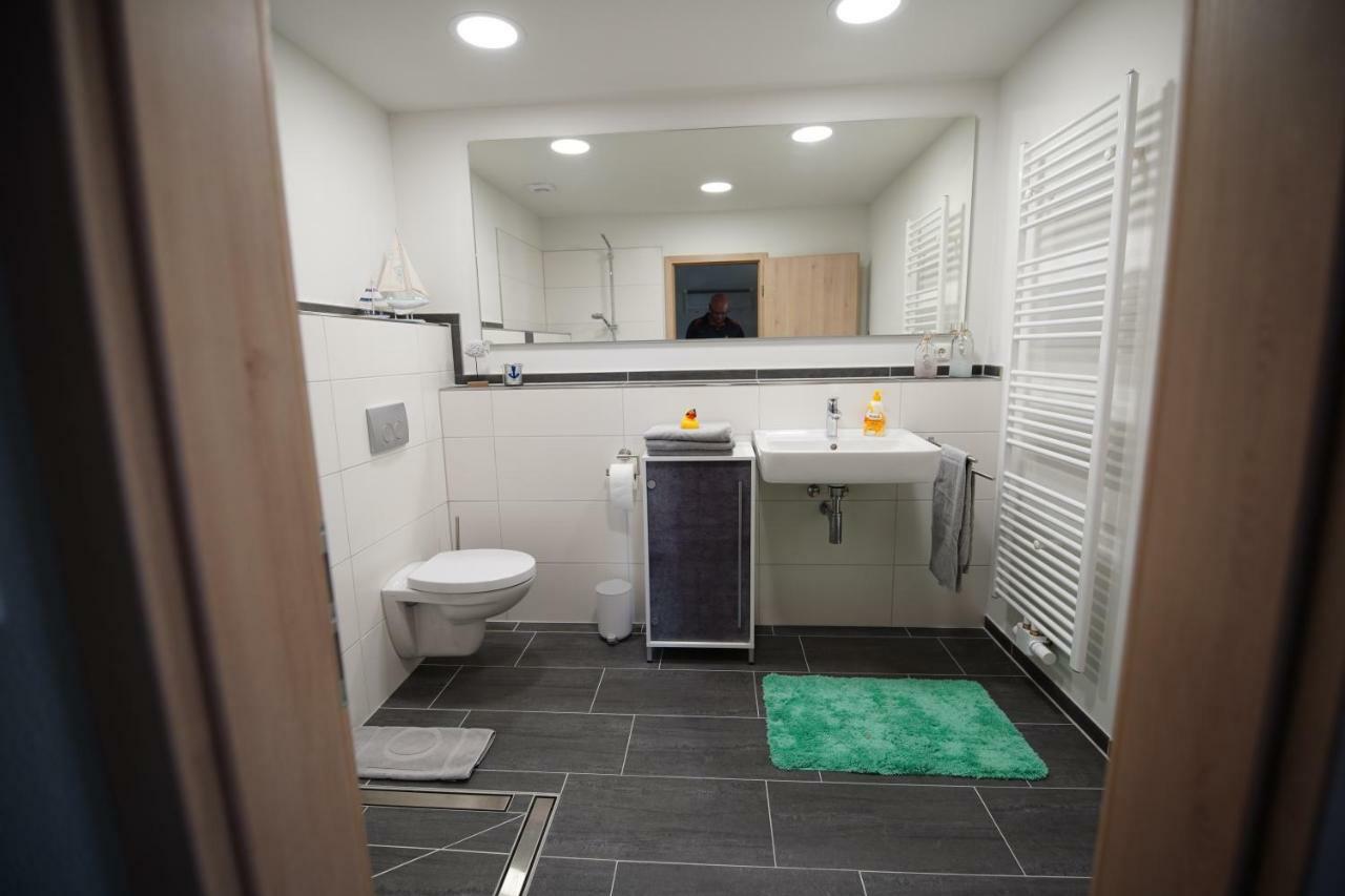 Gaestewohnung Hardinghaus Am Teich 瓦伦多夫 外观 照片
