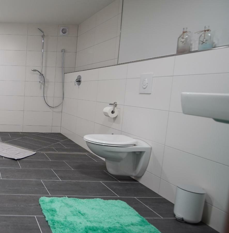 Gaestewohnung Hardinghaus Am Teich 瓦伦多夫 外观 照片
